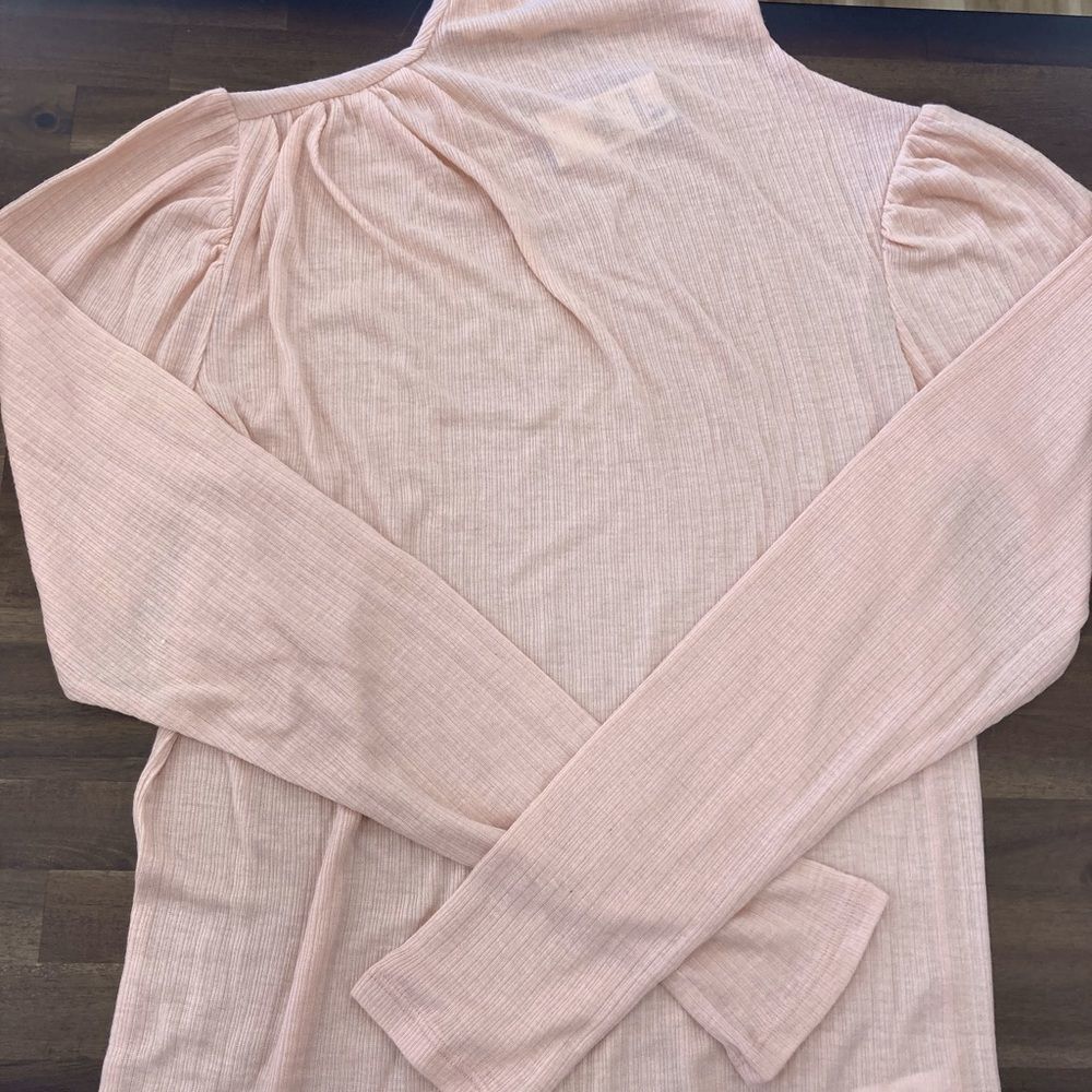 NWT Express Salmon Pink Turtle Neck. Size Medium.